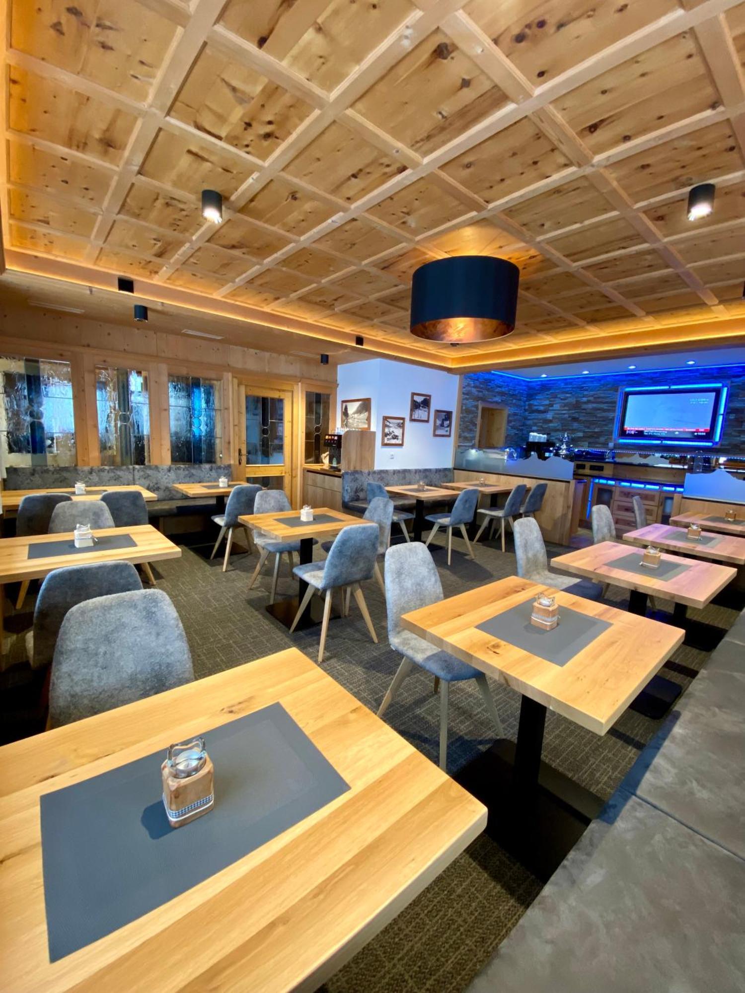 Hotel Garni Alpenblick Ischgl Bagian luar foto
